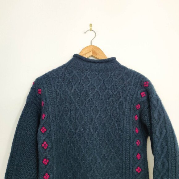 L.L. Bean Vintage Intarsia Floral Embroidered Teal Cable Wool Sweater Medium - Picture 6 of 8